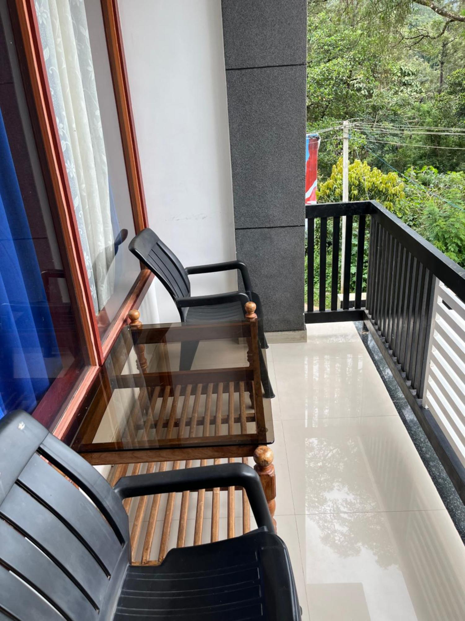 Dakshinakasi Guest House Thirunelly Exterior foto