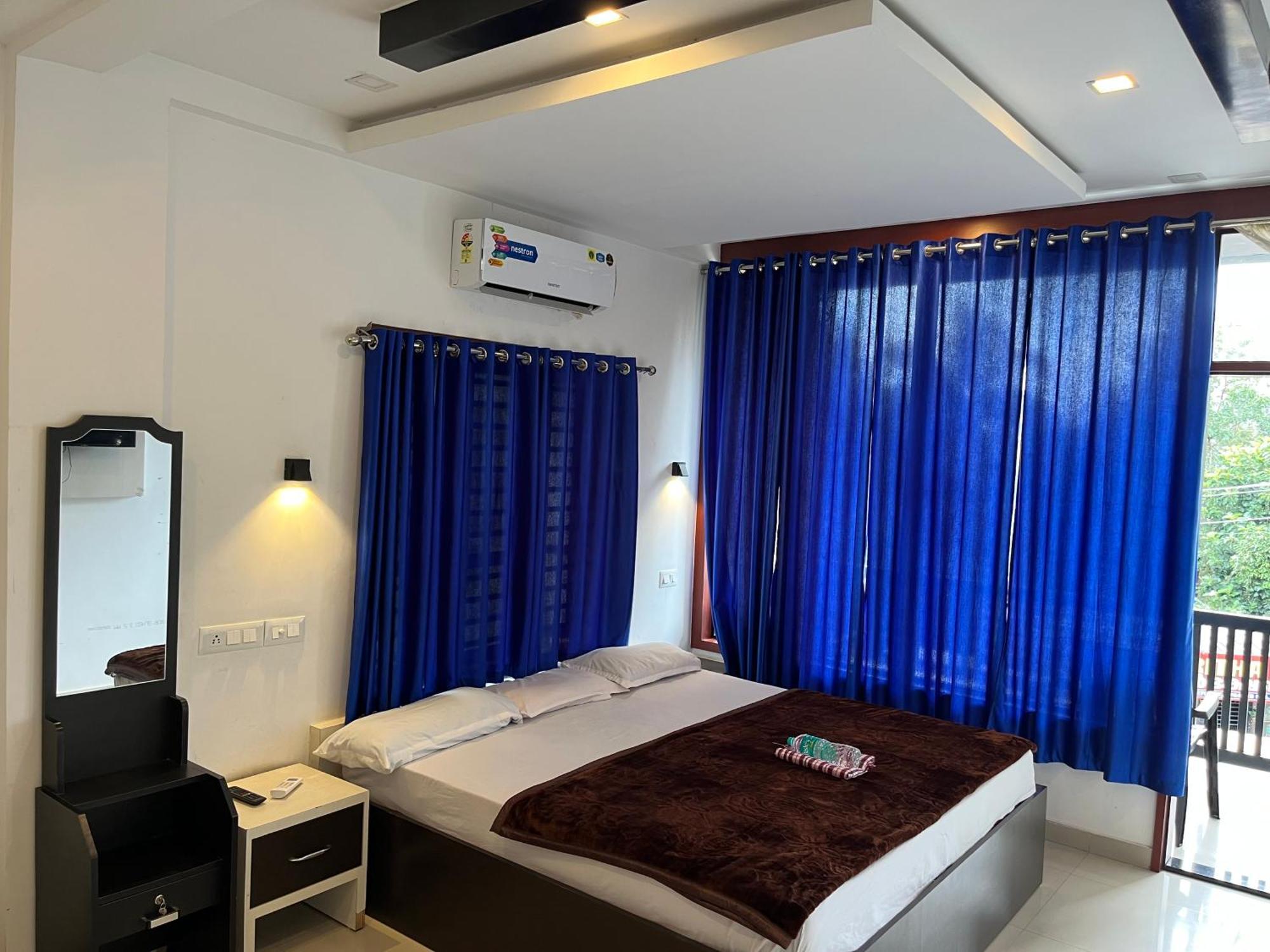 Dakshinakasi Guest House Thirunelly Exterior foto